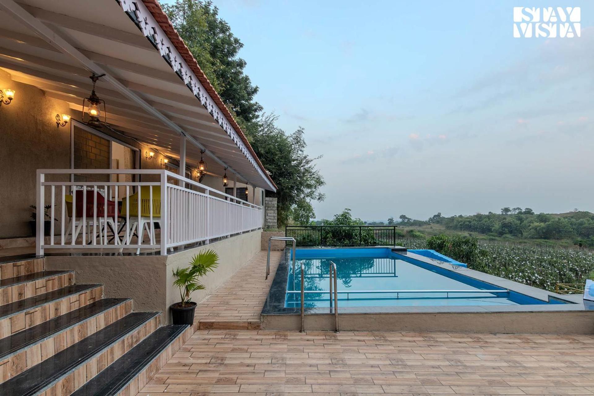 נאסיק Stayvista'S Harvest Haven - Pool-View Villa With Deck & Machan Near Sula מראה חיצוני תמונה