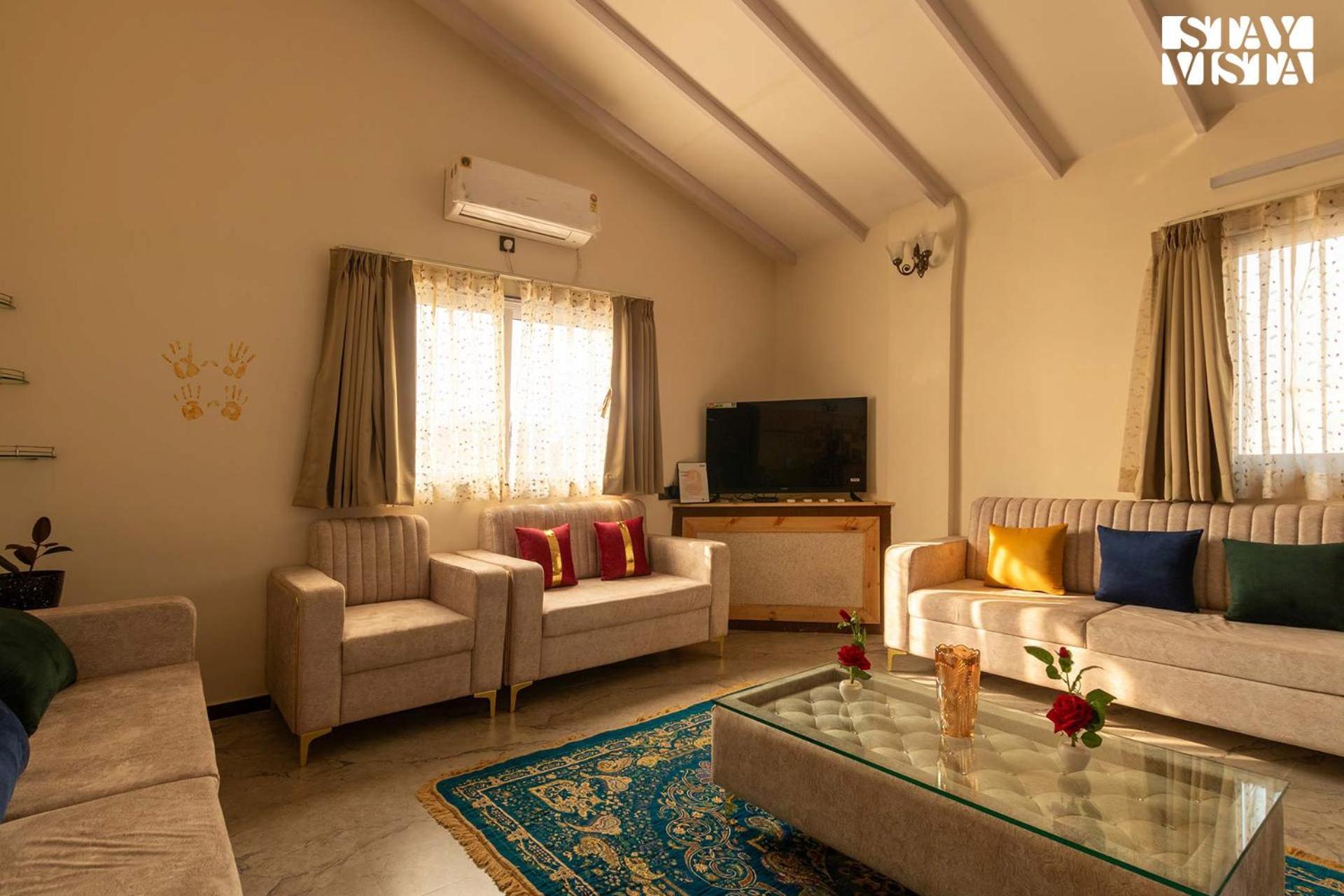 נאסיק Stayvista'S Harvest Haven - Pool-View Villa With Deck & Machan Near Sula מראה חיצוני תמונה